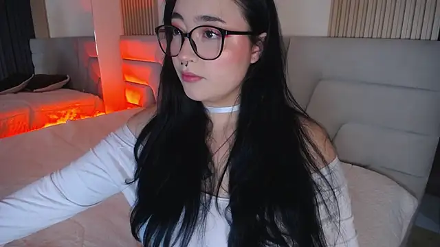 Snapshot of Miss_Loise chatting on 5, 3, 2026 Miss Loise online show from 5, 3, 2026