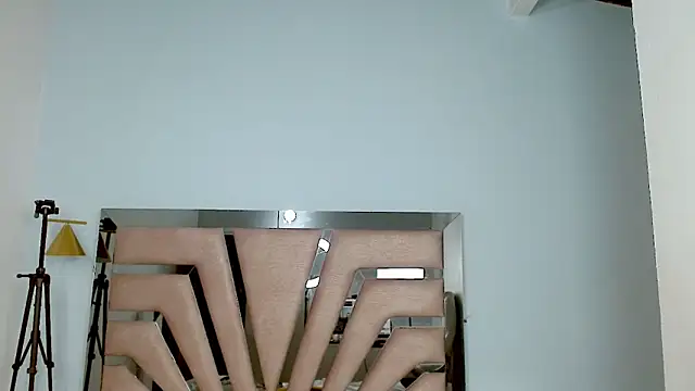 sophia hadid online show from 2, 1, 2025