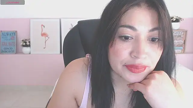 sophia hadid online show from 6, 11, 2025