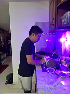 andrewmhilton  online show from 8, 9, 2025