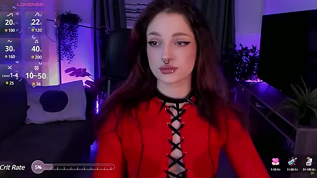 Snapshot of BratzieDarsie chatting on 13, 12, 2024 BratzieDarsie online show from 13, 12, 2024