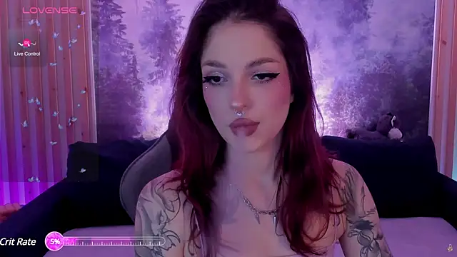Snapshot of BratzieDarsie chatting on 21, 12, 2024 BratzieDarsie online show from 21, 12, 2024