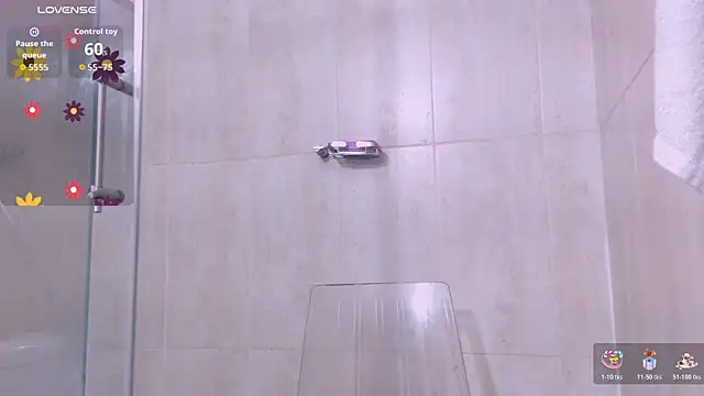 Snapshot of ElizabethBell_ chatting on 19, 10, 2025 ElizabethBell online show from 19, 10, 2025