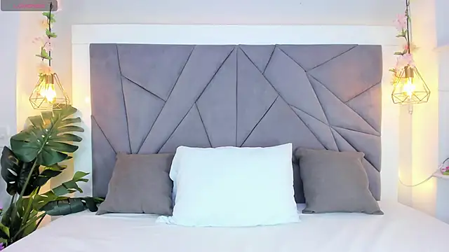 KiarhaTrixie online show from 19, 10, 2025