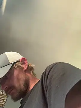 Snapshot of Midwestalpha chatting on 26, 3, 2026 Midwestalpha online show from 26, 3, 2026