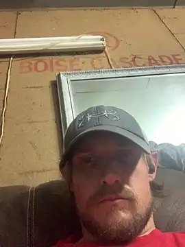 Snapshot of Midwestalpha chatting on 3, 4, 2026 Midwestalpha online show from 3, 4, 2026