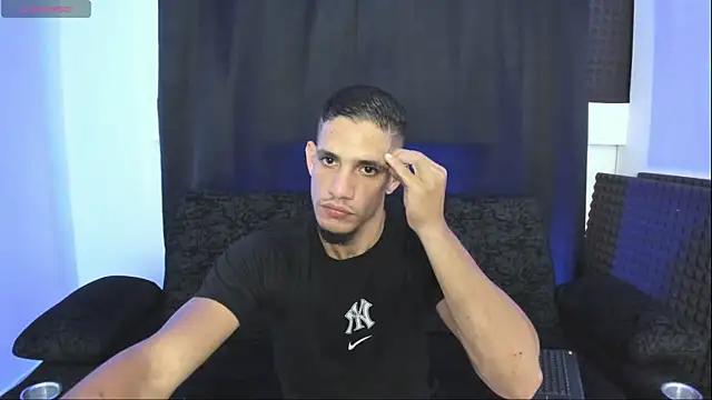 jhonnysnow17 online show from 15, 5, 2026