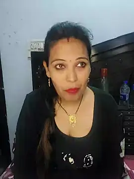 Poojabhabi101 online show from 1, 1, 2025