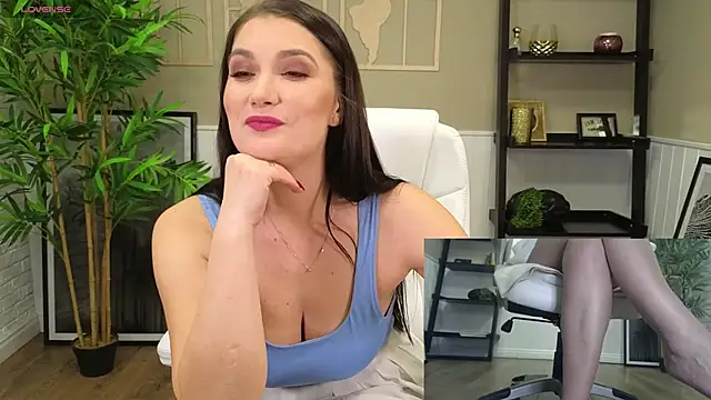 Snapshot of SelineSole chatting on 3, 12, 2024 SelineSole online show from 3, 12, 2024
