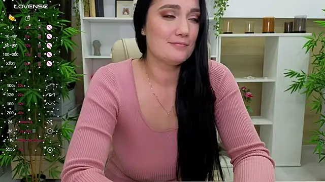 Snapshot of SelineSole chatting on 9, 12, 2024 SelineSole online show from 9, 12, 2024