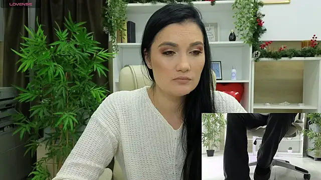 Snapshot of SelineSole chatting on 12, 12, 2024 SelineSole online show from 12, 12, 2024