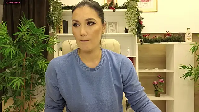 Snapshot of SelineSole chatting on 17, 12, 2024 SelineSole online show from 17, 12, 2024