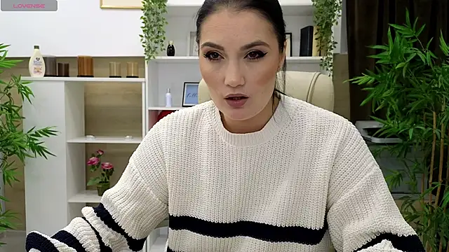 Snapshot of SelineSole chatting on 10, 1, 2025 SelineSole online show from 10, 1, 2025