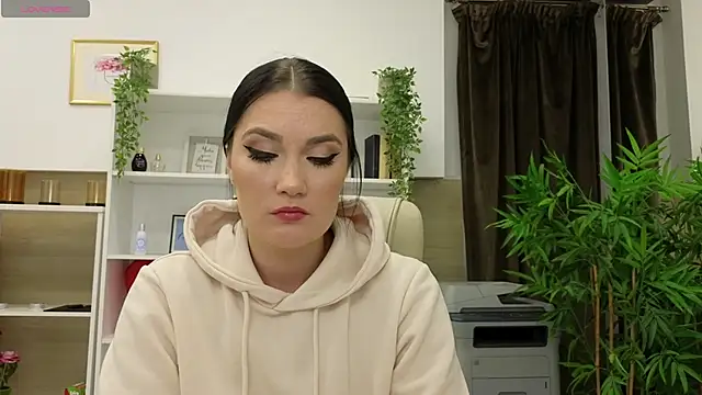 Snapshot of SelineSole chatting on 4, 2, 2025 SelineSole online show from 4, 2, 2025