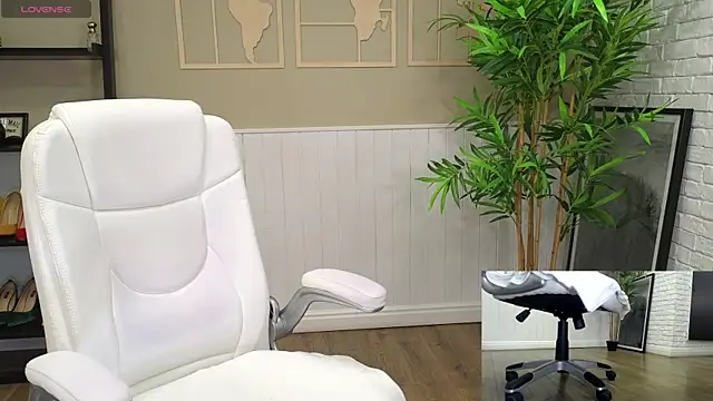 Snapshot of SelineSole chatting on 19, 2, 2025 SelineSole online show from 19, 2, 2025