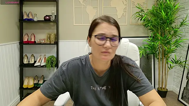 Snapshot of SelineSole chatting on 9, 9, 2025 SelineSole online show from 9, 9, 2025