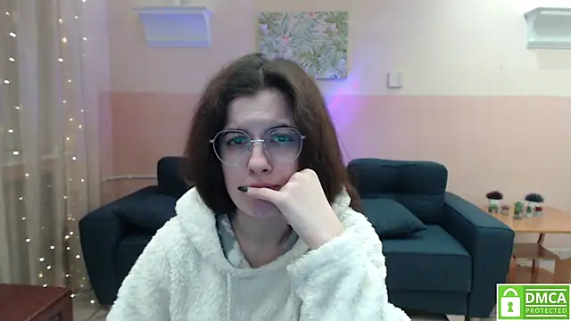 Aminabeatris online show from 6, 1, 2025