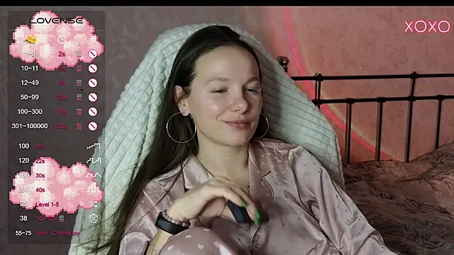 lil luna x online show from 20, 1, 2025