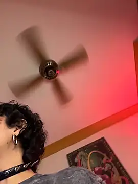 Snapshot of ZahaRoseee chatting on 28, 3, 2026 ZahaRoseee online show from 28, 3, 2026