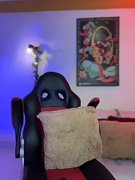 Snapshot of ZahaRoseee chatting on 7, 4, 2026 ZahaRoseee online show from 7, 4, 2026