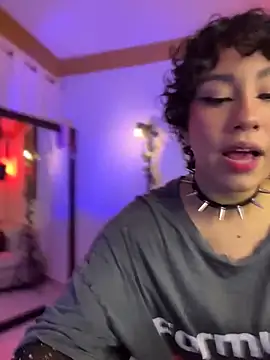 Snapshot of ZahaRoseee chatting on 8, 4, 2026 ZahaRoseee online show from 8, 4, 2026