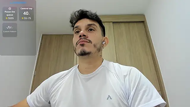 Snapshot of alejandro_stark chatting on 24, 10, 2025 alejandro stark online show from 24, 10, 2025