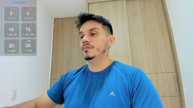 Snapshot of alejandro_stark chatting on 8, 11, 2025 alejandro stark online show from 8, 11, 2025