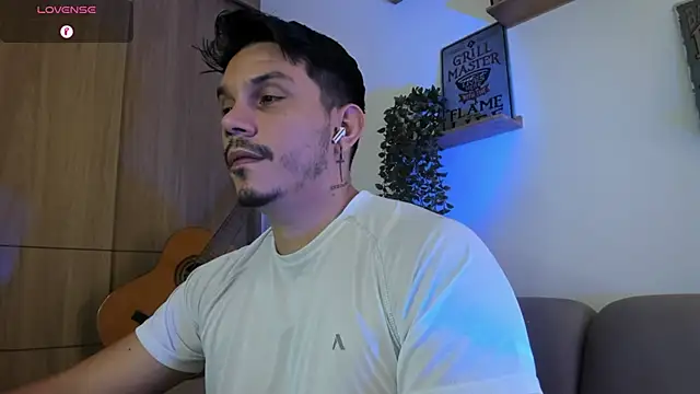 Snapshot of alejandro_stark chatting on 24, 4, 2026 alejandro stark online show from 24, 4, 2026