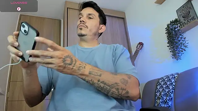 Snapshot of alejandro_stark chatting on 22, 5, 2026 alejandro stark online show from 22, 5, 2026