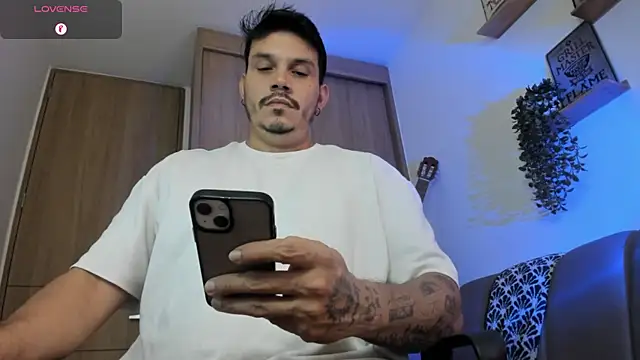 Snapshot of alejandro_stark chatting on 24, 5, 2026 alejandro stark online show from 24, 5, 2026