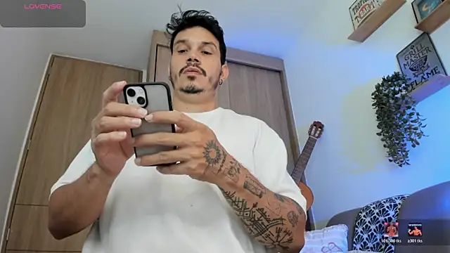 Snapshot of alejandro_stark chatting on 29, 5, 2026 alejandro stark online show from 29, 5, 2026
