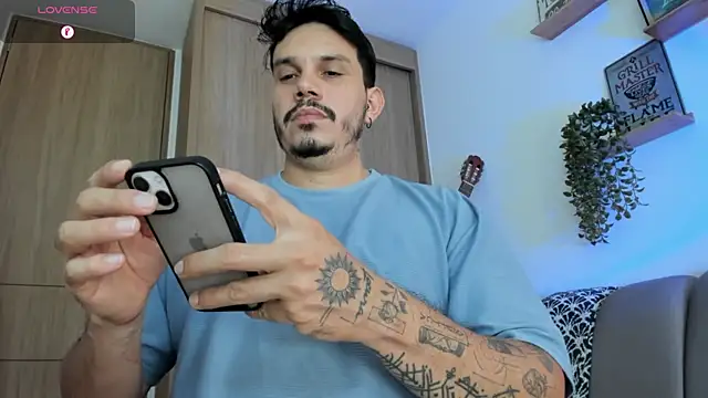 Snapshot of alejandro_stark chatting on 24, 6, 2026 alejandro stark online show from 24, 6, 2026