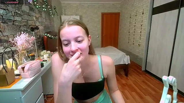 Snapshot of __Aphrodita__wow__ chatting on 14, 3, 2026 Aphrodita wow online show from 14, 3, 2026