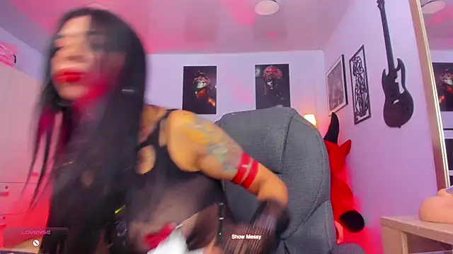 Snapshot of Kadarah chatting on 16, 10, 2025 Kadarah online show from 16, 10, 2025