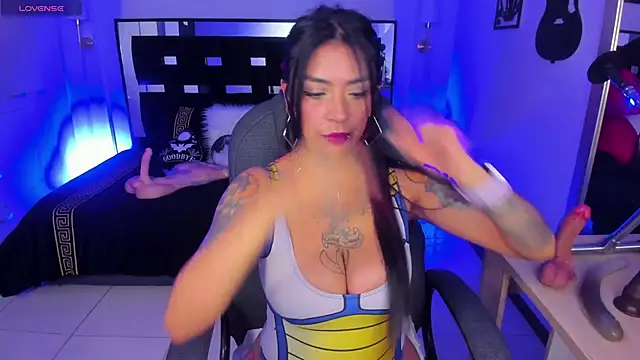 Snapshot of Kadarah chatting on 3, 11, 2025 Kadarah online show from 3, 11, 2025