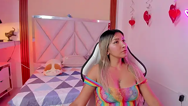 Snapshot of Happy_tits chatting on 3, 2, 2025 Happy tits online show from 3, 2, 2025