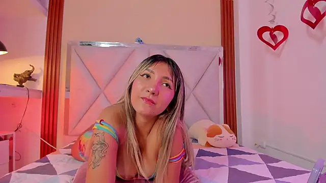 Snapshot of Happy_tits chatting on 3, 2, 2025 Happy tits online show from 3, 2, 2025