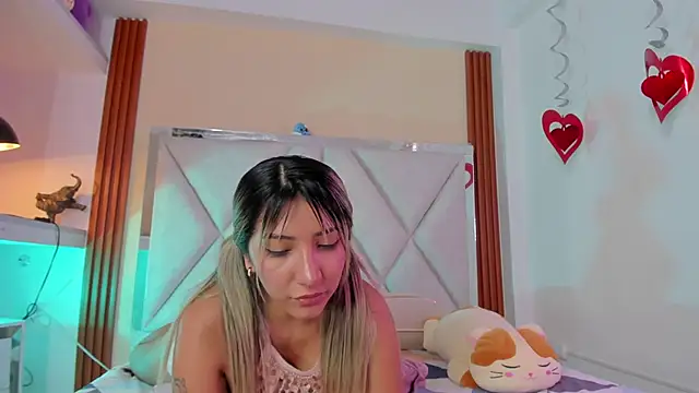 Snapshot of Happy_tits chatting on 7, 2, 2025 Happy tits online show from 7, 2, 2025