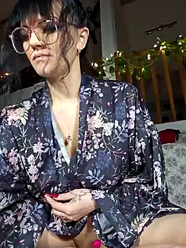 anyalikestosuck online show from 17, 12, 2024