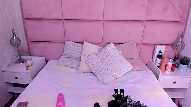 Snapshot of HannaTaylor chatting on 9, 7, 2026 HannaTaylor online show from 9, 7, 2026