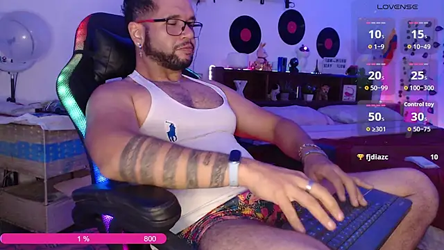 Snapshot of Xein_WoIf chatting on 4, 6, 2026 Xein WoIf online show from 4, 6, 2026