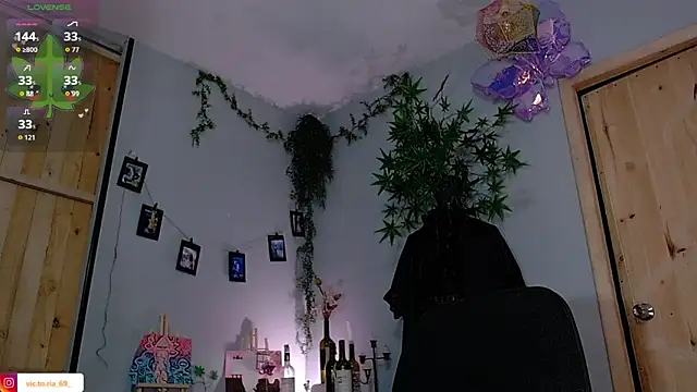 VickyJackson  online show from 30, 10, 2025