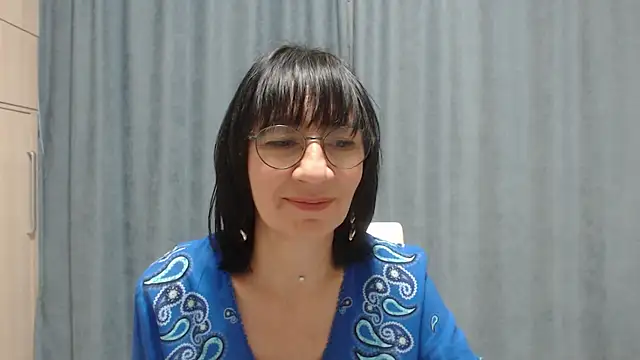 Erica95Bloom online show from 6, 1, 2025