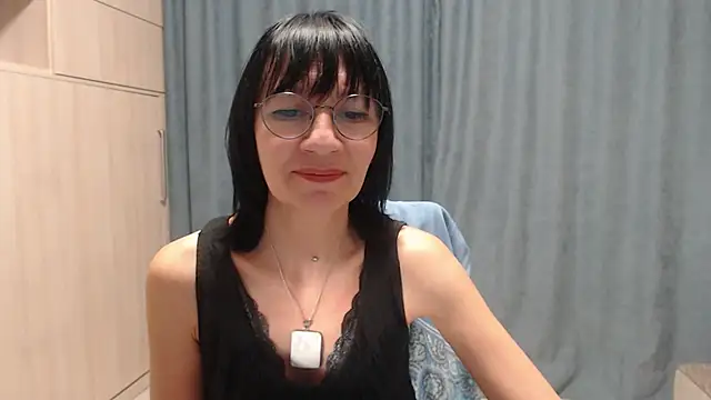 Erica95Bloom online show from 10, 1, 2025