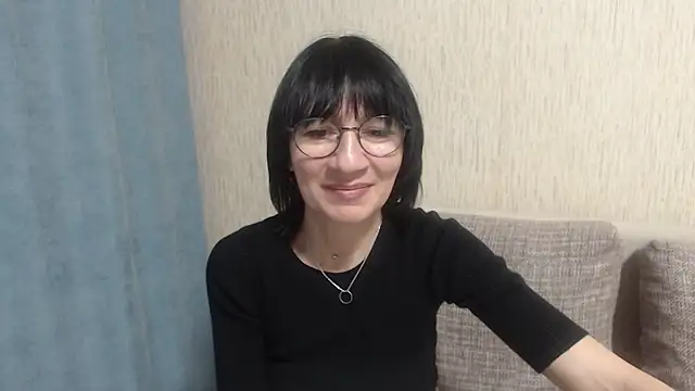 Erica95Bloom online show from 6, 3, 2025