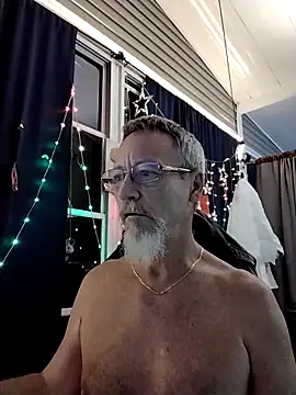 Snapshot of Daddysthick chatting on 4, 10, 2025 Daddysthick online show from 4, 10, 2025