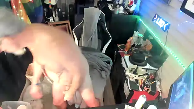 Snapshot of Daddysthick chatting on 1, 11, 2025 Daddysthick online show from 1, 11, 2025