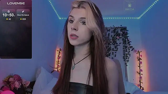 Snapshot of _eva__pleasure_ chatting on 7, 10, 2025  eva  pleasure  online show from 7, 10, 2025