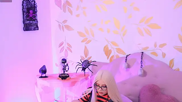 Misselektra   online show from 31, 10, 2025