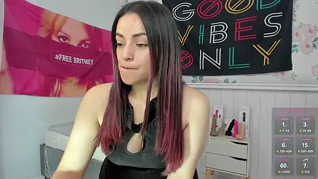 LovelyAzucena online show from 2, 12, 2024